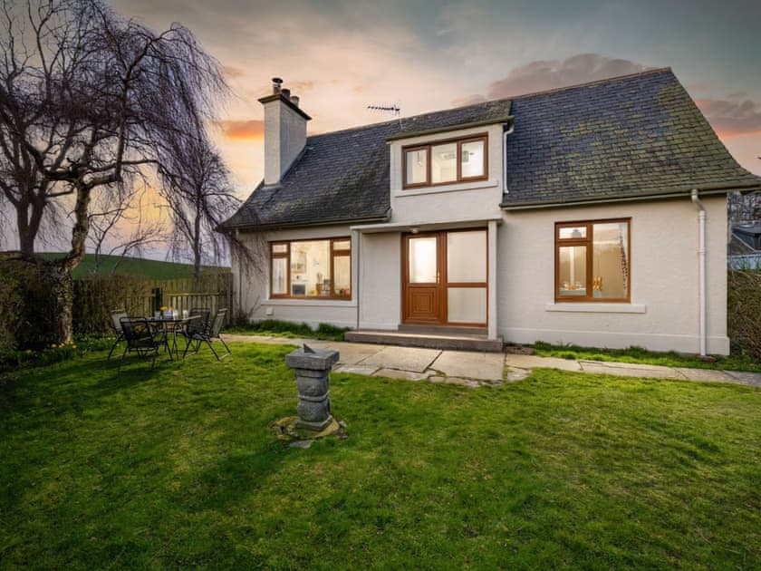 Exterior | Kirktoun Cottage, Duffus, near Lossiemouth