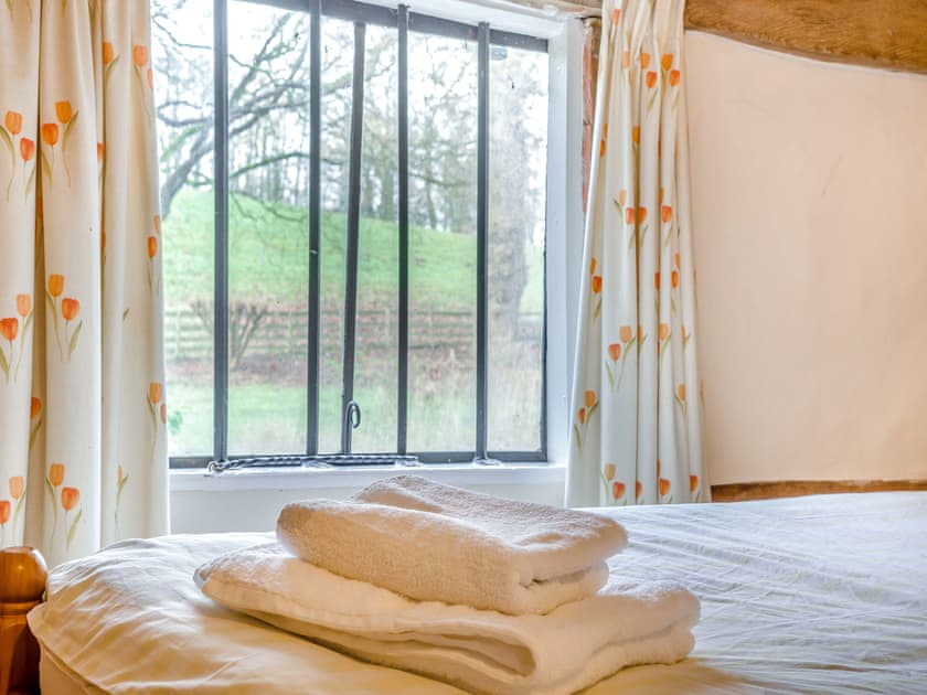 Twin bedroom | Old Bakehouse - Wythall Estate, Ross-on-Wye
