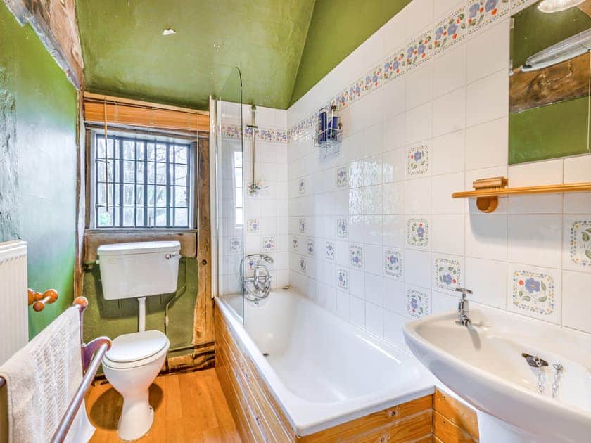 Bathroom | Old Bakehouse - Wythall Estate, Ross-on-Wye