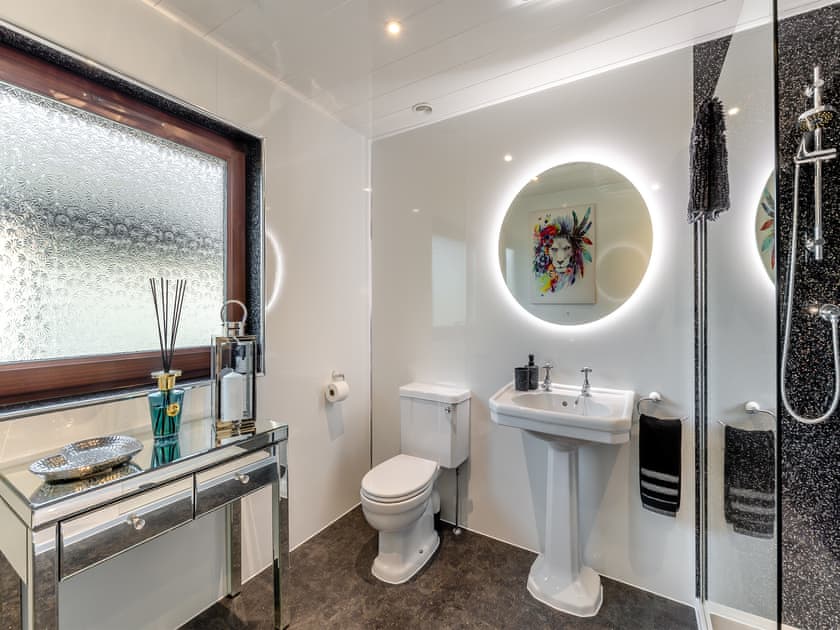 Shower room | Towford Farm Bungalow, Jedburgh