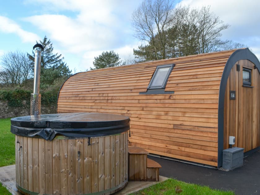 Hot tub | Esk - Ravenglass Walled Garden Glamping and Cottages, Ravenglass