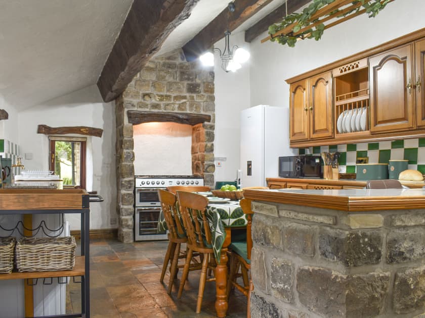 Kitchen/diner | Broadcarr Barn, Kettleshulme