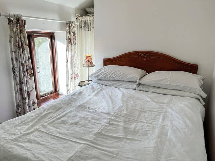 Double bedroom | Butterfield Cottage, Tideswell, near Buxton