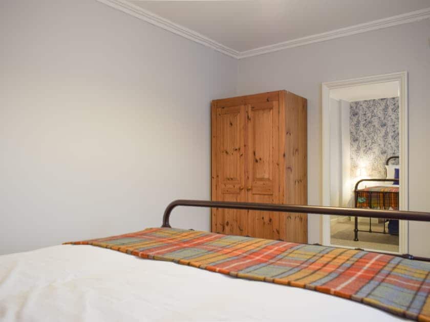 Double bedroom | Cromwell Cottage, Burntisland