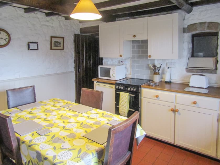Kitchen/diner | Oxlow End Cottage, Peak Forest, nr. Buxton