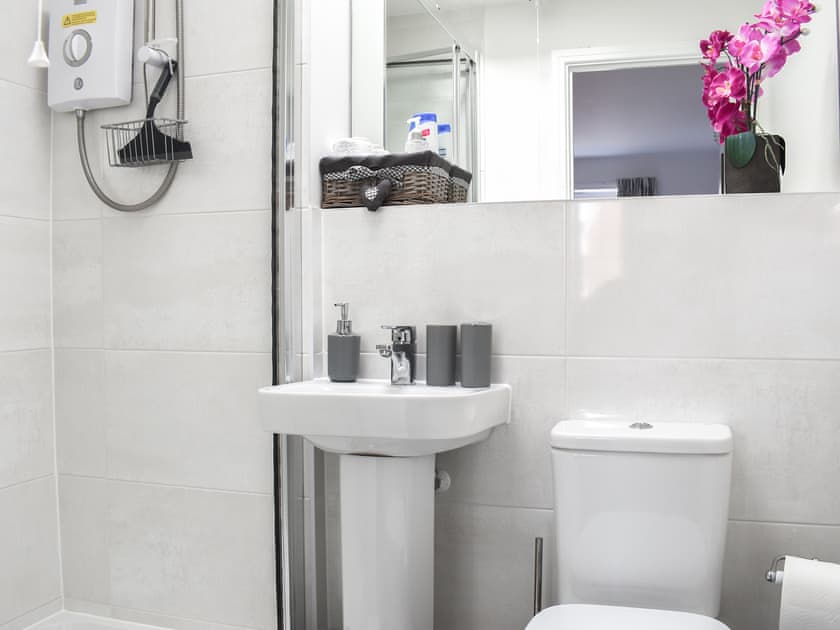 En-suite | Finders Nook, Bognor Regis