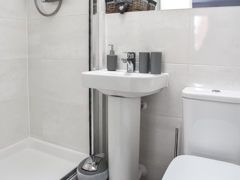 En-suite | Finders Nook, Bognor Regis