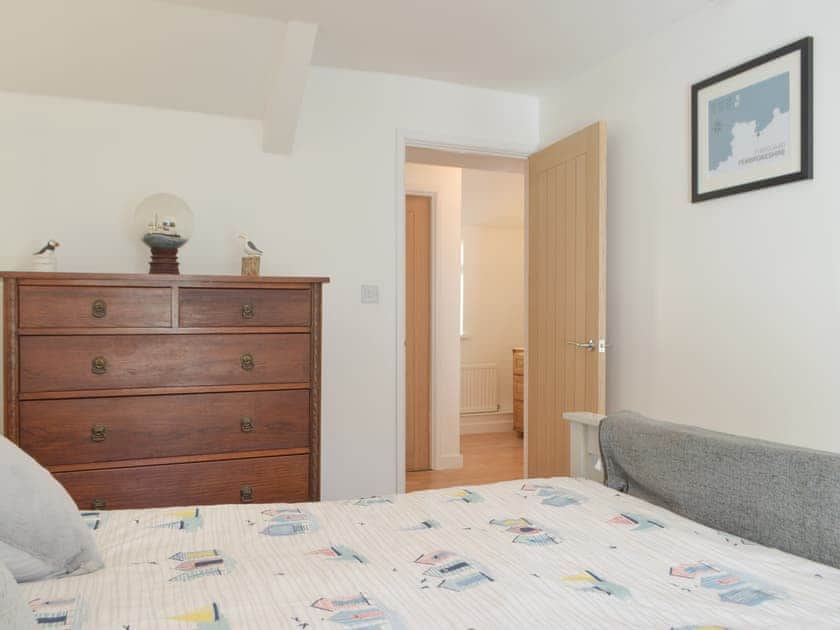 Double bedroom | Snowdrop Cottage, Fishguard