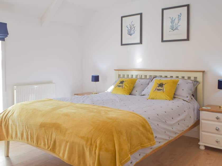 Double bedroom | Snowdrop Cottage, Fishguard