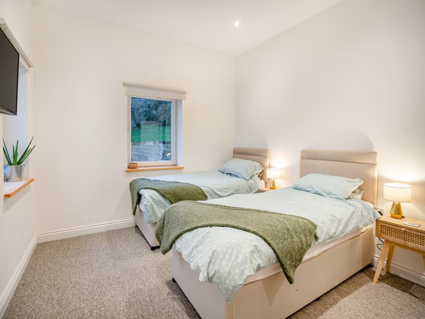 Twin bedroom | Bay Cottage, Coytrahen, near Bridgend