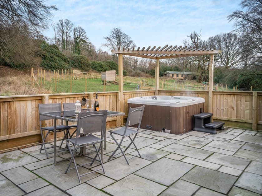 Hot tub | Bay Cottage, Coytrahen, near Bridgend