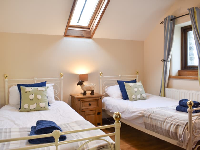 Twin bedroom | Oaktree Cottage - Brockholes Farm, Near Tebay