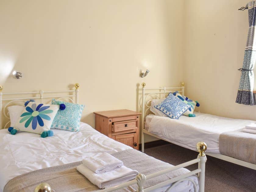 Twin bedroom | Coombe Cottage - Brockholes Farm, Near Tebay
