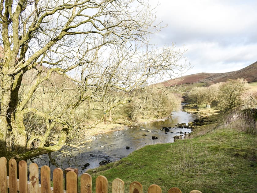 Setting | Riverbank Cottage - Brockholes Farm, Near Tebay