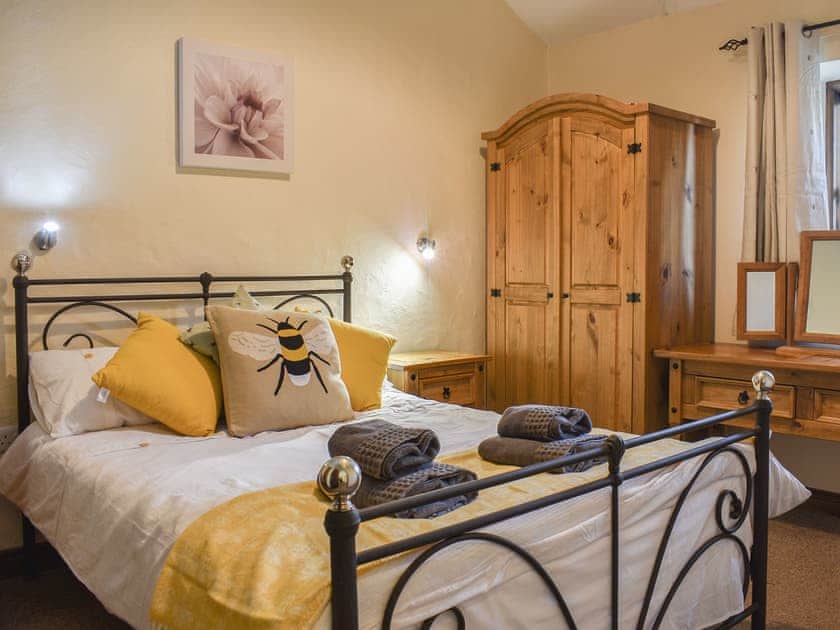 Double bedroom | Mount Cottage - Brockholes Farm, Near Tebay