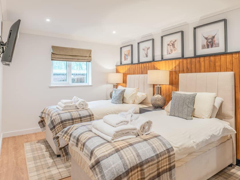 Twin bedroom | Feidh Cottage - Stratheck Holiday Cottages, Near Dunoon