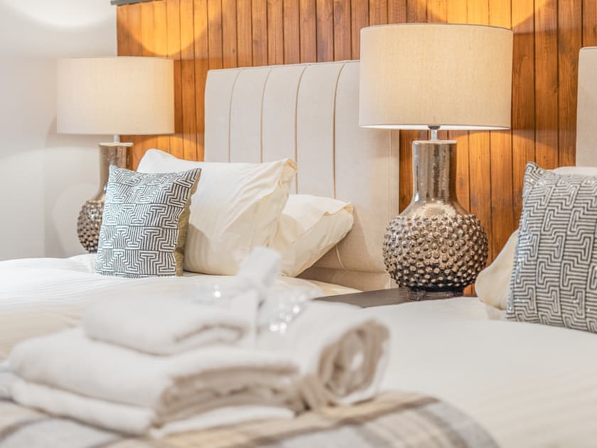 Twin bedroom | Feidh Cottage - Stratheck Holiday Cottages, Near Dunoon