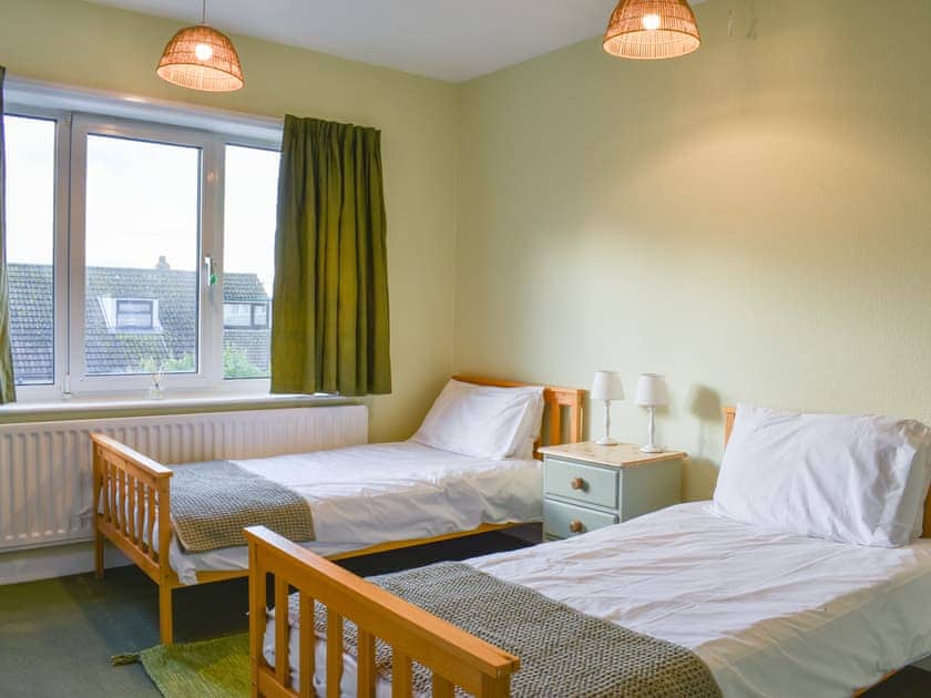 Twin bedroom | Thornlea, Whitby