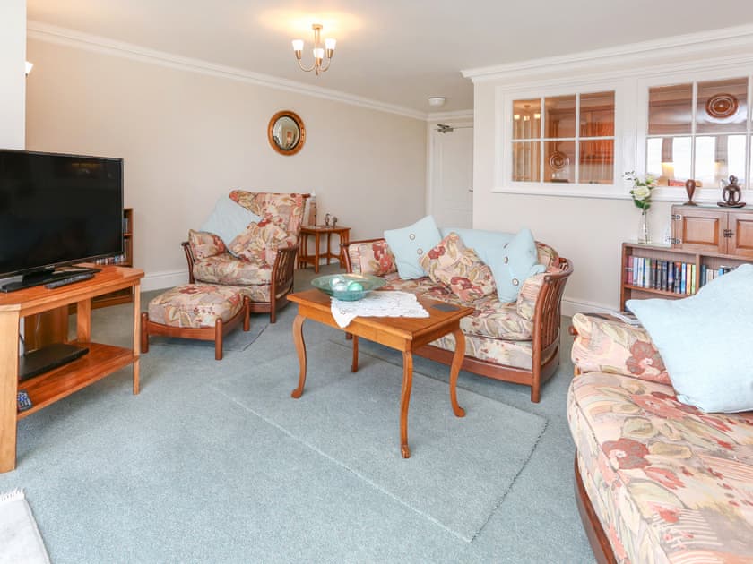 Living room/dining room | Mountain Views, Porthmadog