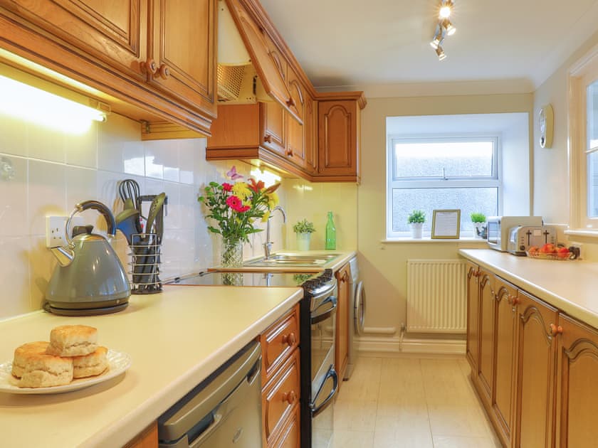 Kitchen | Mountain Views, Porthmadog