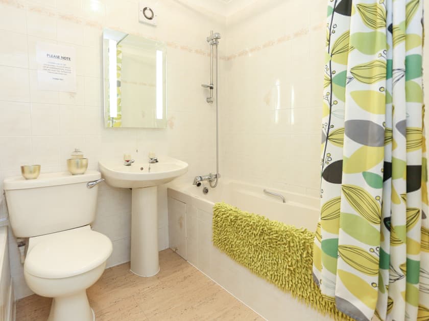 Bathroom | Mountain Views, Porthmadog