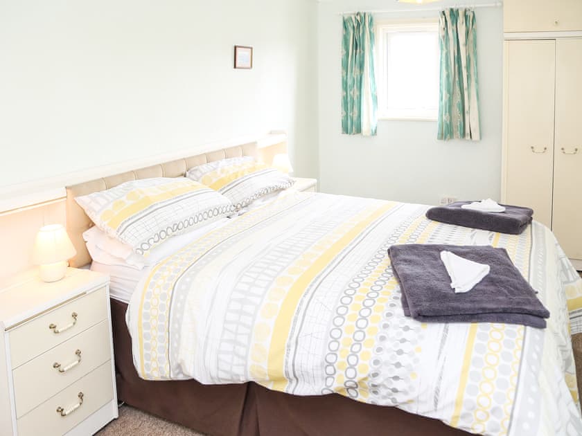 Double bedroom | Oakley Cottage - Snowdonia Tourist Services, Porthmadog