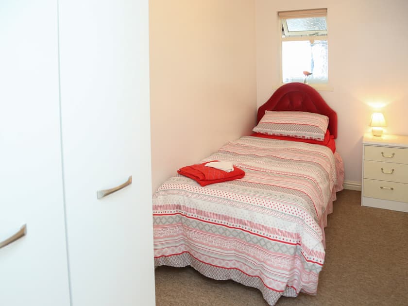 Single bedroom | Oakley Cottage - Snowdonia Tourist Services, Porthmadog