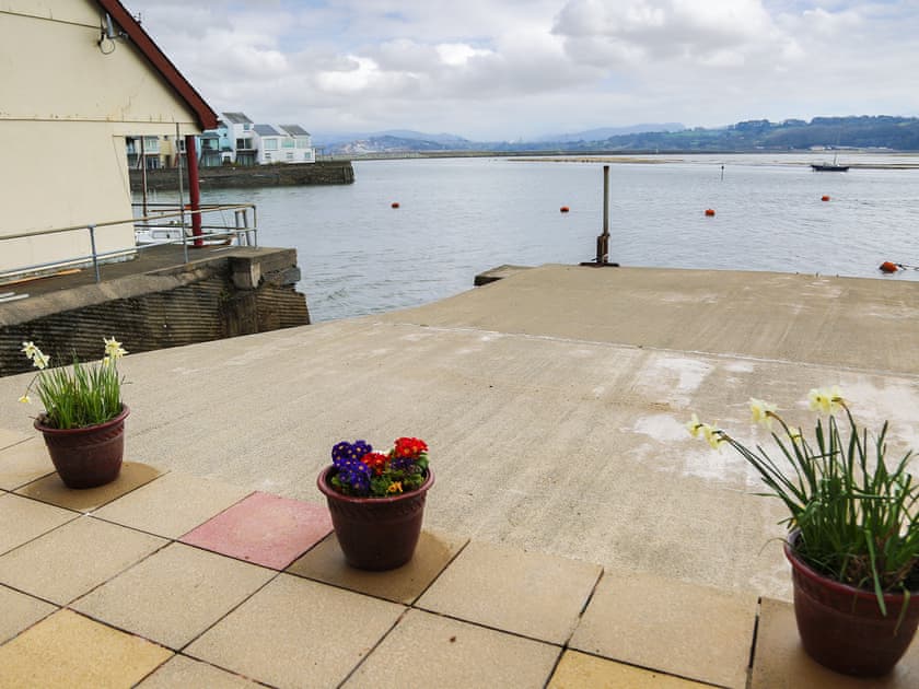 Patio | Oakley Cottage - Snowdonia Tourist Services, Porthmadog