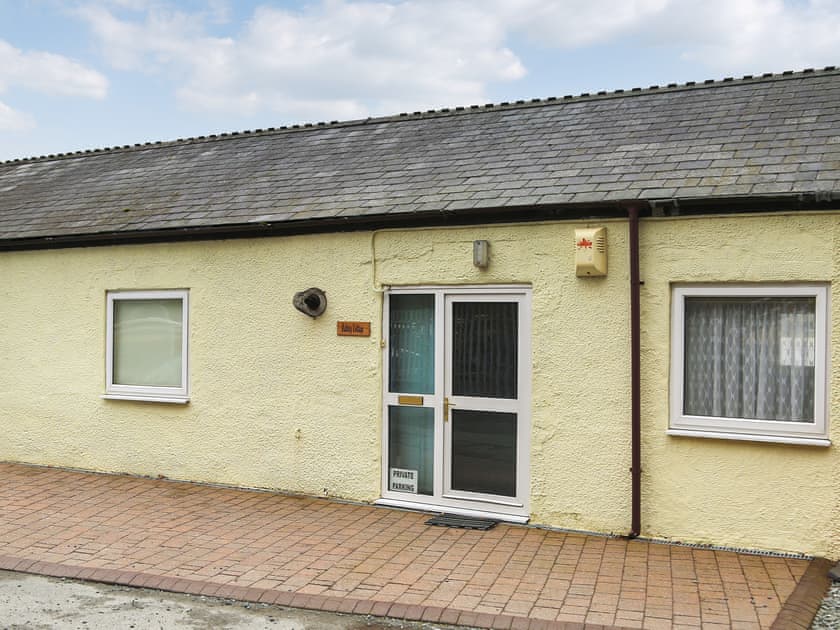 Exterior | Oakley Cottage - Snowdonia Tourist Services, Porthmadog