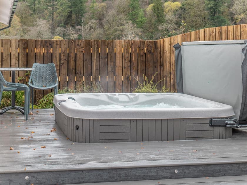 Hot tub | Eachaig Cottage - Stratheck Holiday Cottages, Near Dunoon