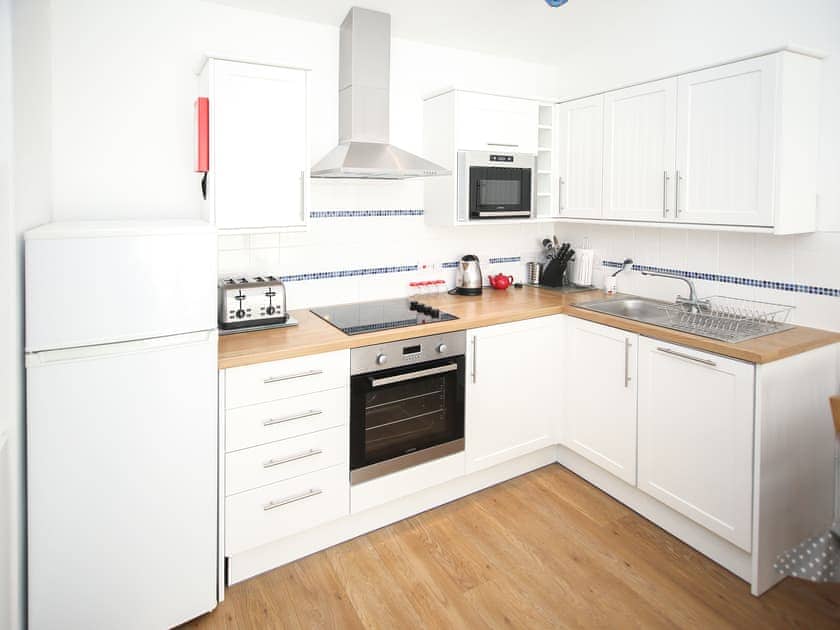 On-site amenities | Sailing Home, Porthmadog