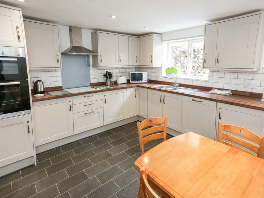 Kitchen/diner | Village Cottage, Beddgelert