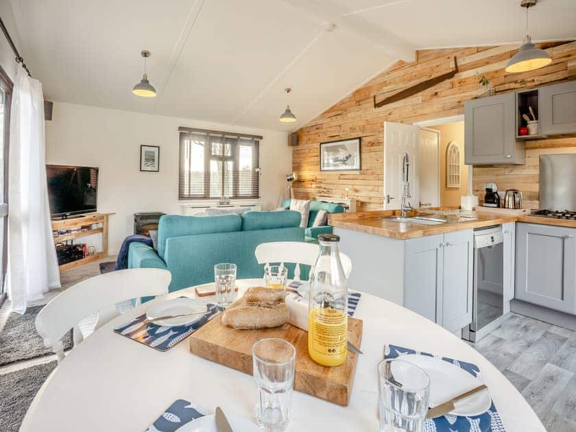 Open plan living space | Green Poplars, Gurnard