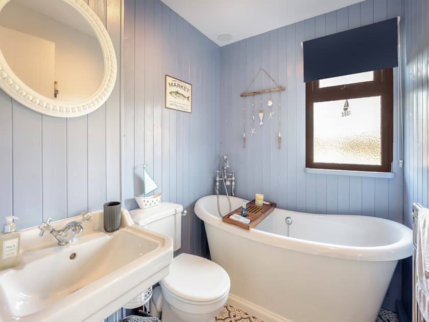 Bathroom | Green Poplars, Gurnard
