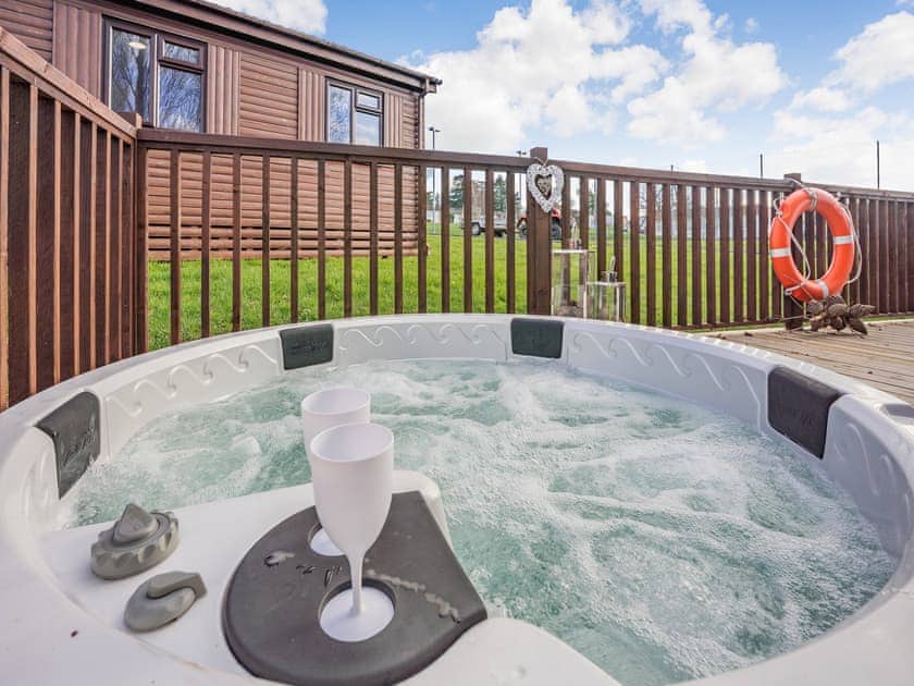 Hot tub | Green Poplars, Gurnard
