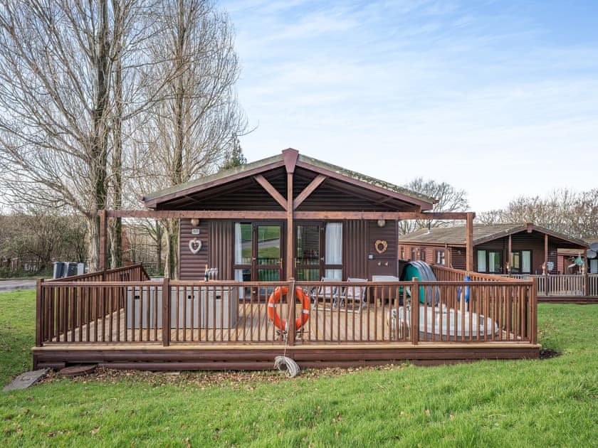 Exterior | Green Poplars, Gurnard