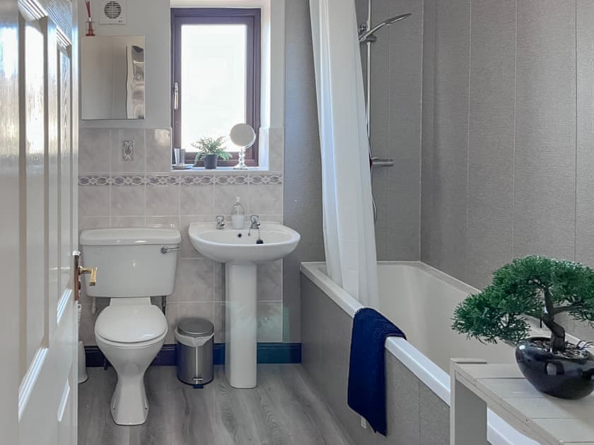 Bathroom | Combe Cairn, Millom