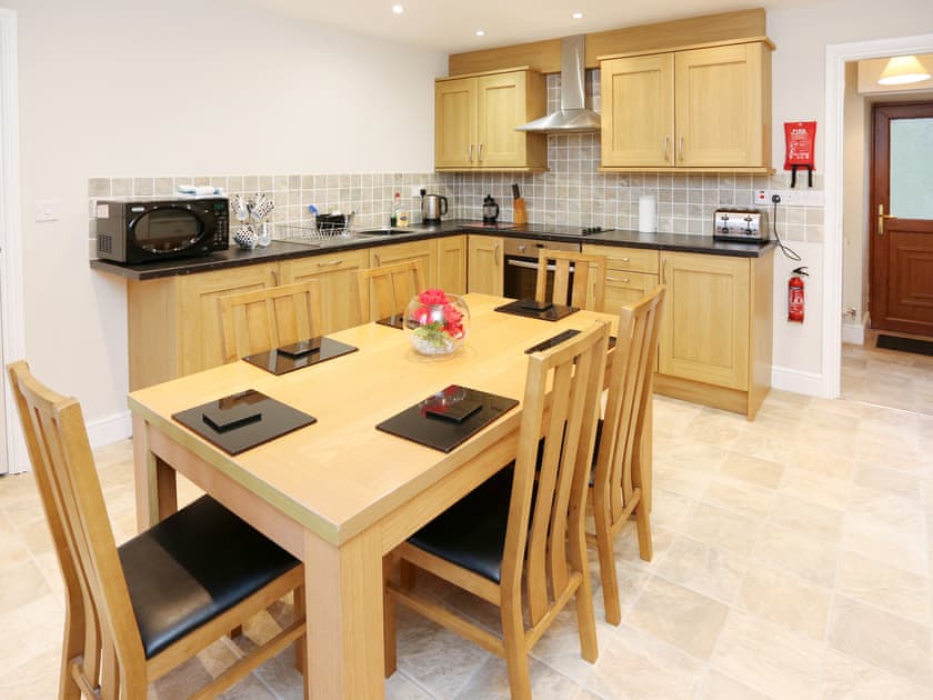 Kitchen/diner | Rhyd Ddu Farm Cottage, Rhyd Ddu