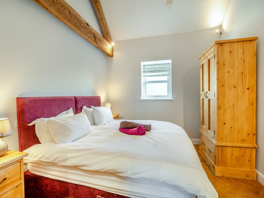 Double bedroom | The Cow ’Ouse - Wolds Way Holiday Cottages, Low Hunsley, Cottingham