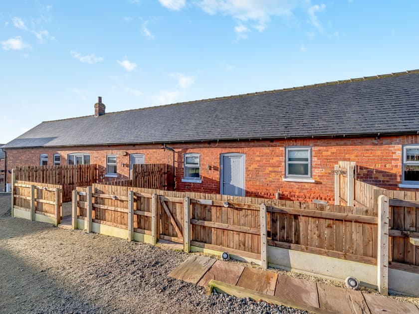 Exterior | The Cow ’Ouse - Wolds Way Holiday Cottages, Low Hunsley, Cottingham
