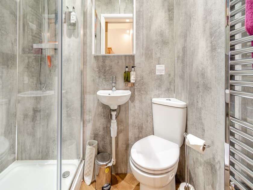 Shower room | The Dairy - Wolds Way Holiday Cottages, Low Hunsley