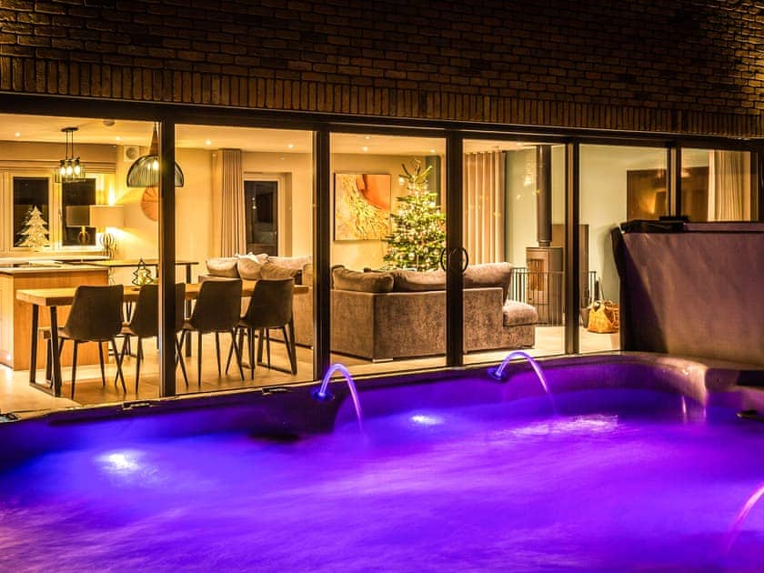 Bifold doors to hot tub and garden | The Elms - Ashlin Farm Barns, Dunholme, near Lincoln