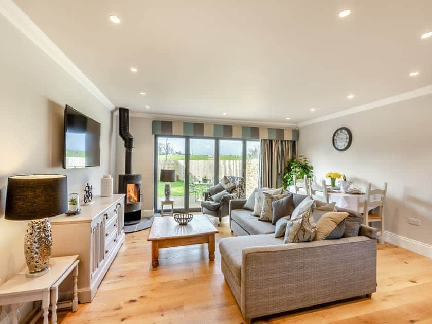 Open plan living space | Mersyke Farm - Summerfield Bungalow - Meresyke Farm, Wigglesworth, near Settle