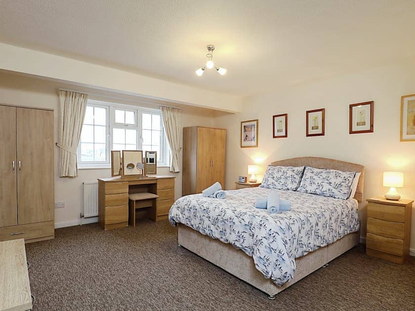 Double bedroom | Helms House, Ryde