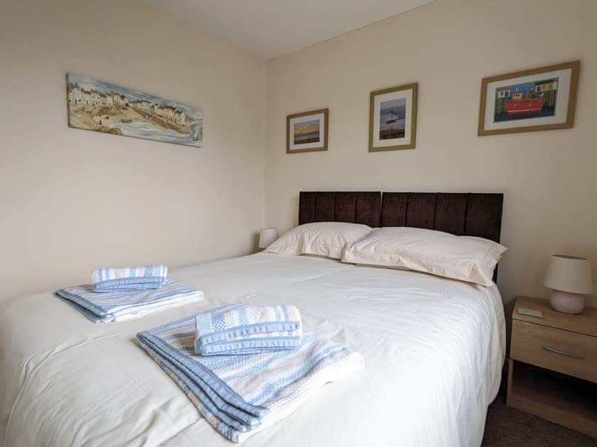 Double bedroom | Helms House, Ryde