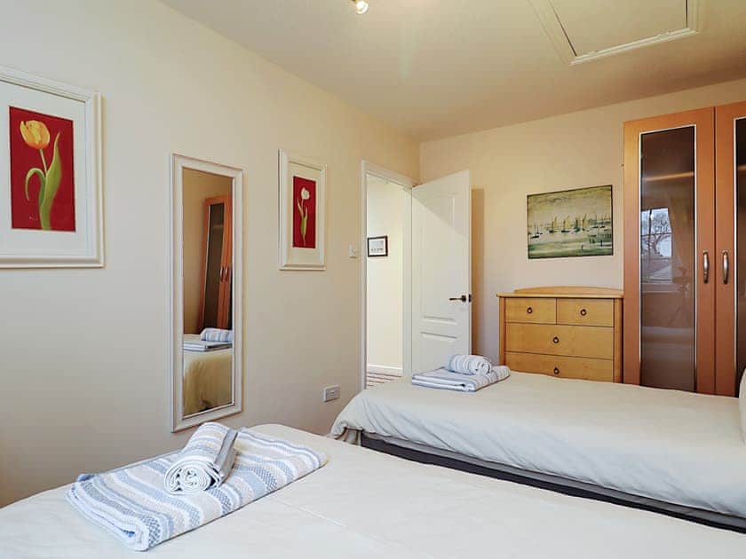 Twin bedroom | Helms House, Ryde
