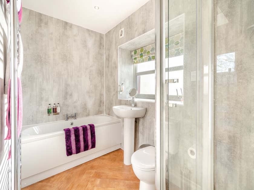 Bathroom | Nellies Shed - Wolds Way Holiday Cottages, Low Hunsley