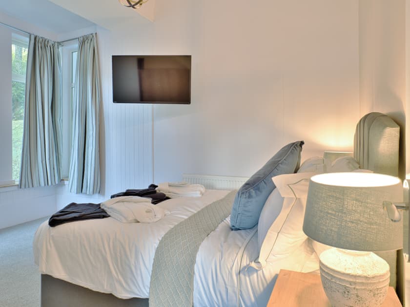 Double bedroom | Loch Eck Holiday Cottages- Cur Cottage - Loch Eck Holiday Cottages, Near Dunoon