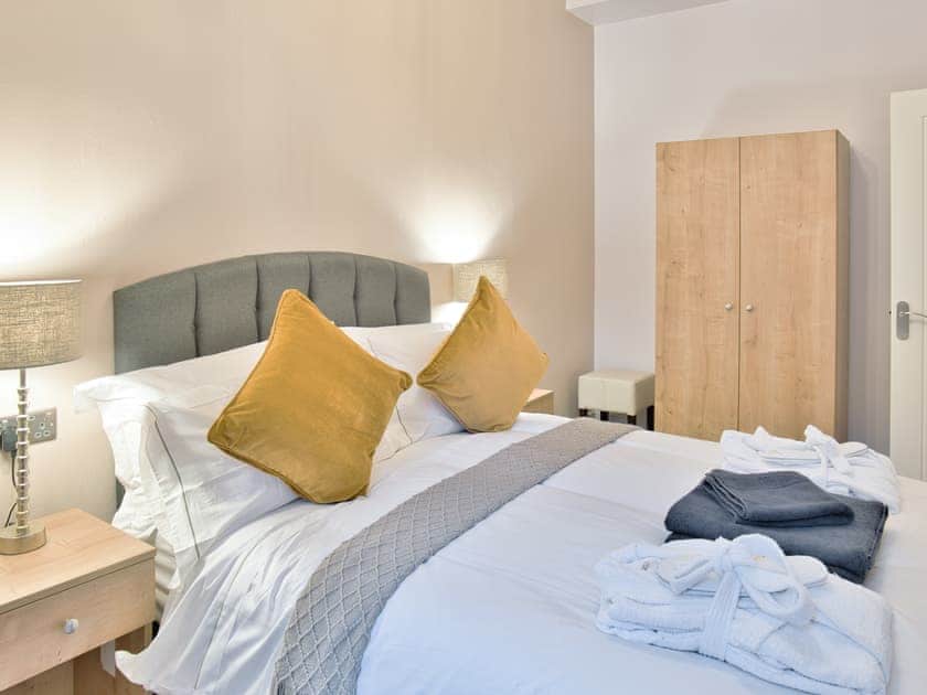 Double bedroom | Elfin Cottage - Loch Eck Holiday Cottages, Near Dunoon
