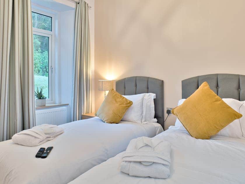 Twin bedroom | Elfin Cottage - Loch Eck Holiday Cottages, Near Dunoon